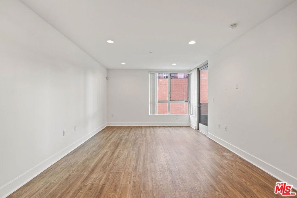 10473 Santa Monica Boulevard - Photo 3