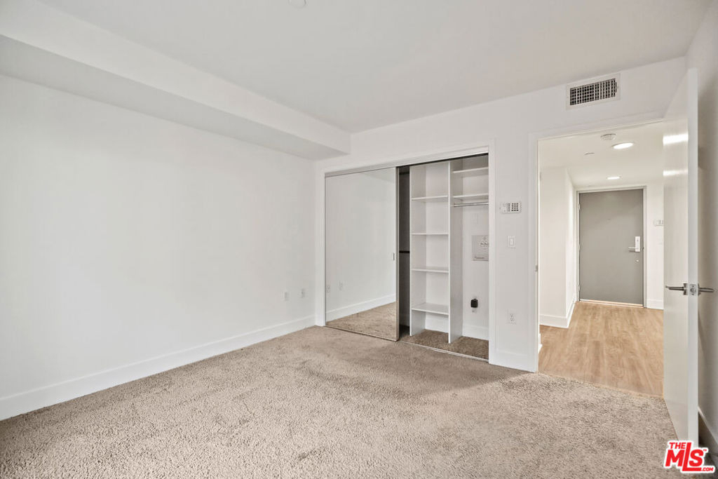 10473 Santa Monica Boulevard - Photo 6