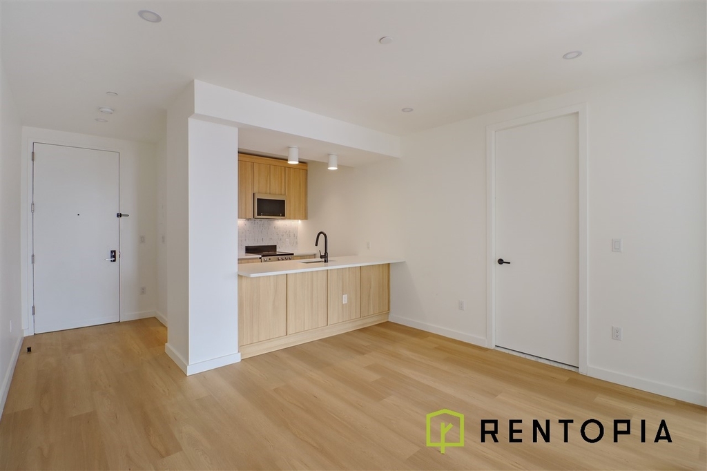 1010 Pacific Street - Photo 4