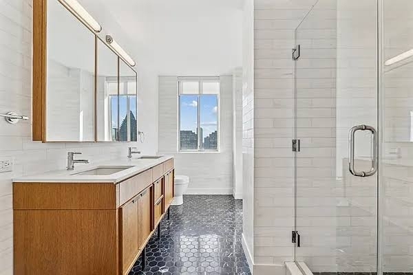 East 54th Street  - Photo 5