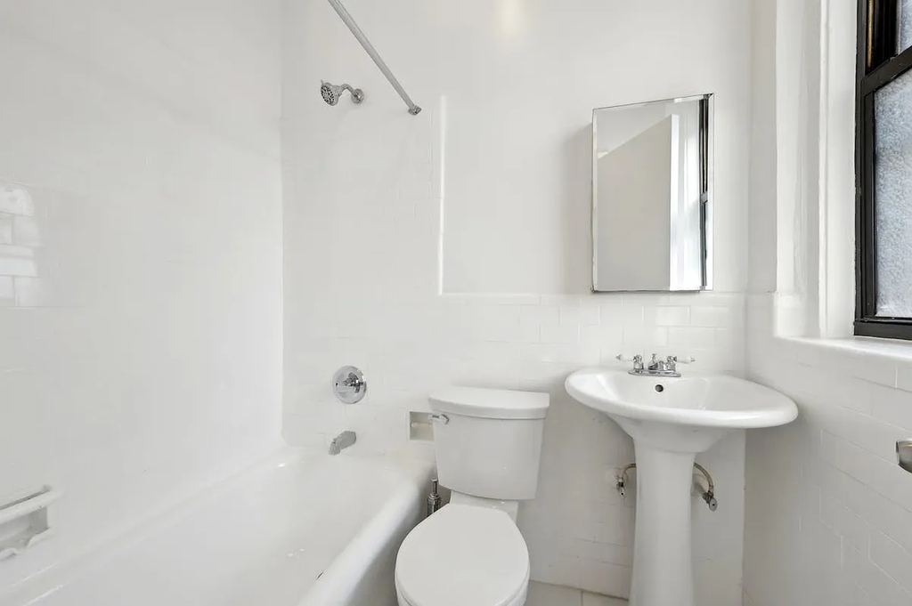 West 23rd Street  - Photo 6