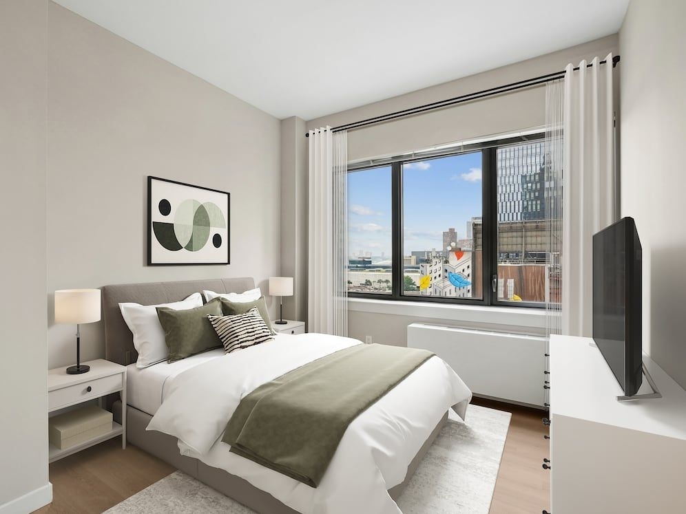 West 28th Street  - Photo 3