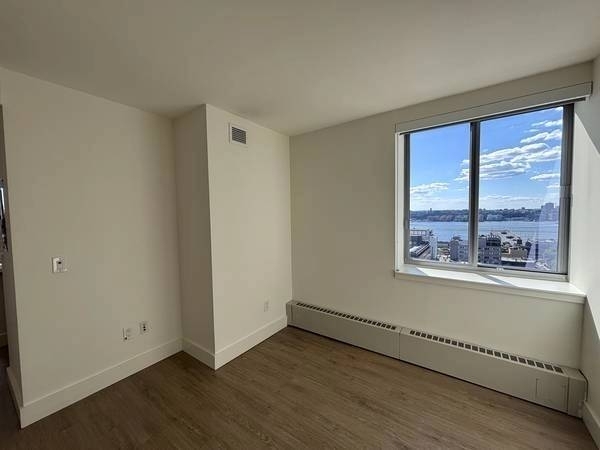 West 52nd Street  - Photo 5