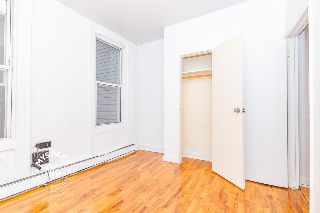 33 Montrose - Photo 6