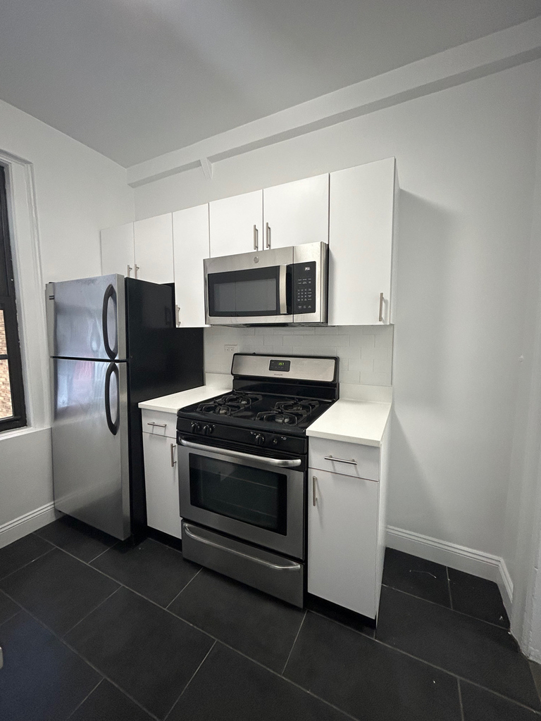 East 37th Street off Lexington Ave - Photo 0