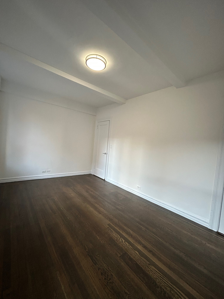 East 37th Street off Lexington Ave - Photo 2