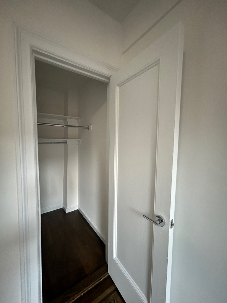East 37th Street off Lexington Ave - Photo 6