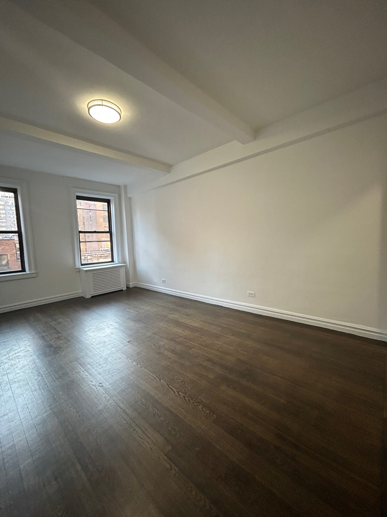 East 37th Street off Lexington Ave - Photo 4