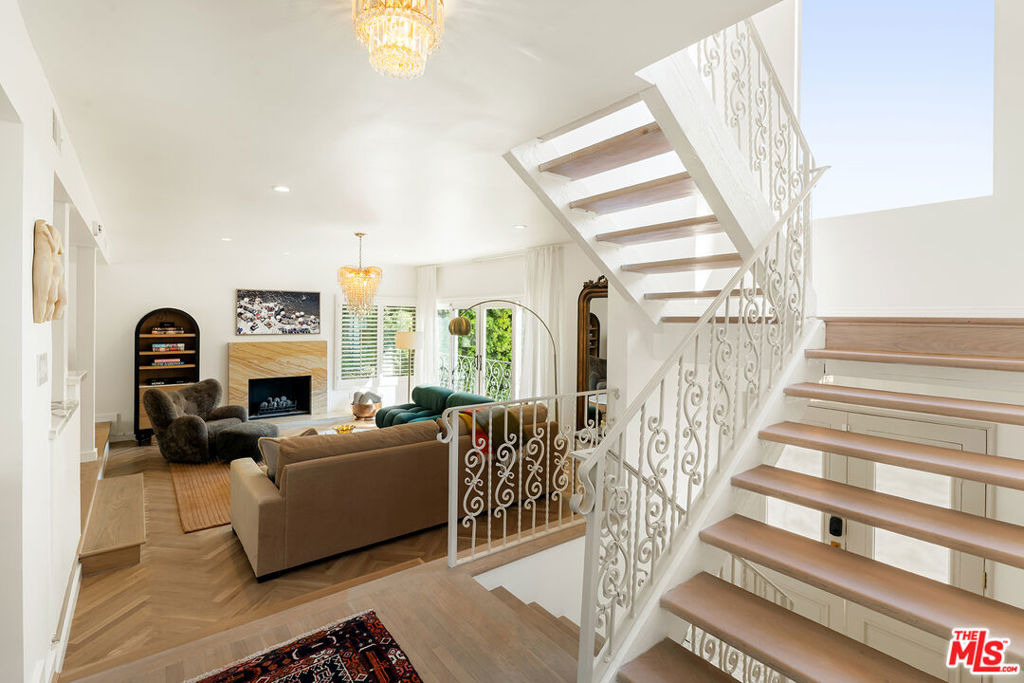 9809 Beeson Drive - Photo 2