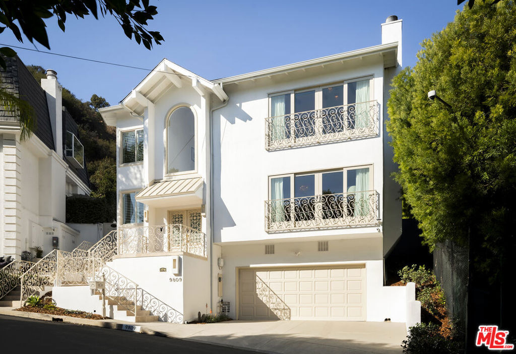 9809 Beeson Drive - Photo 0