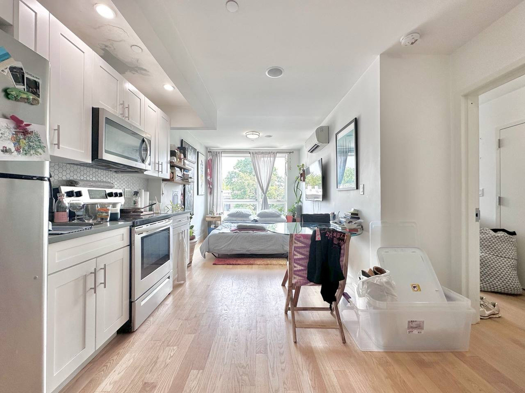 802 Lafayette Avenue - Photo 2
