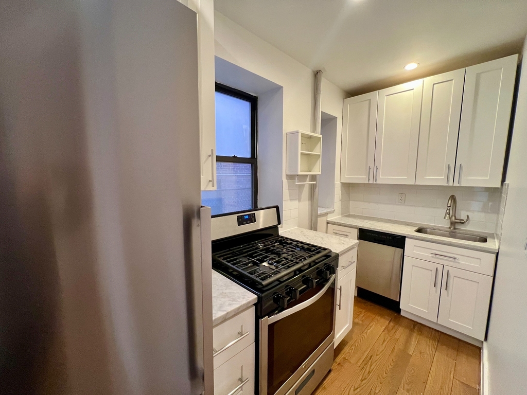 115 Carlton Avenue - Photo 2