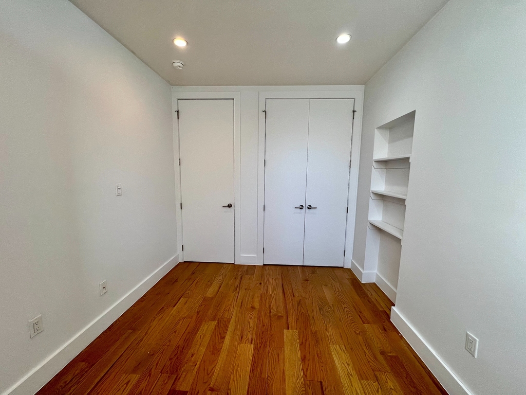 115 Carlton Avenue - Photo 4