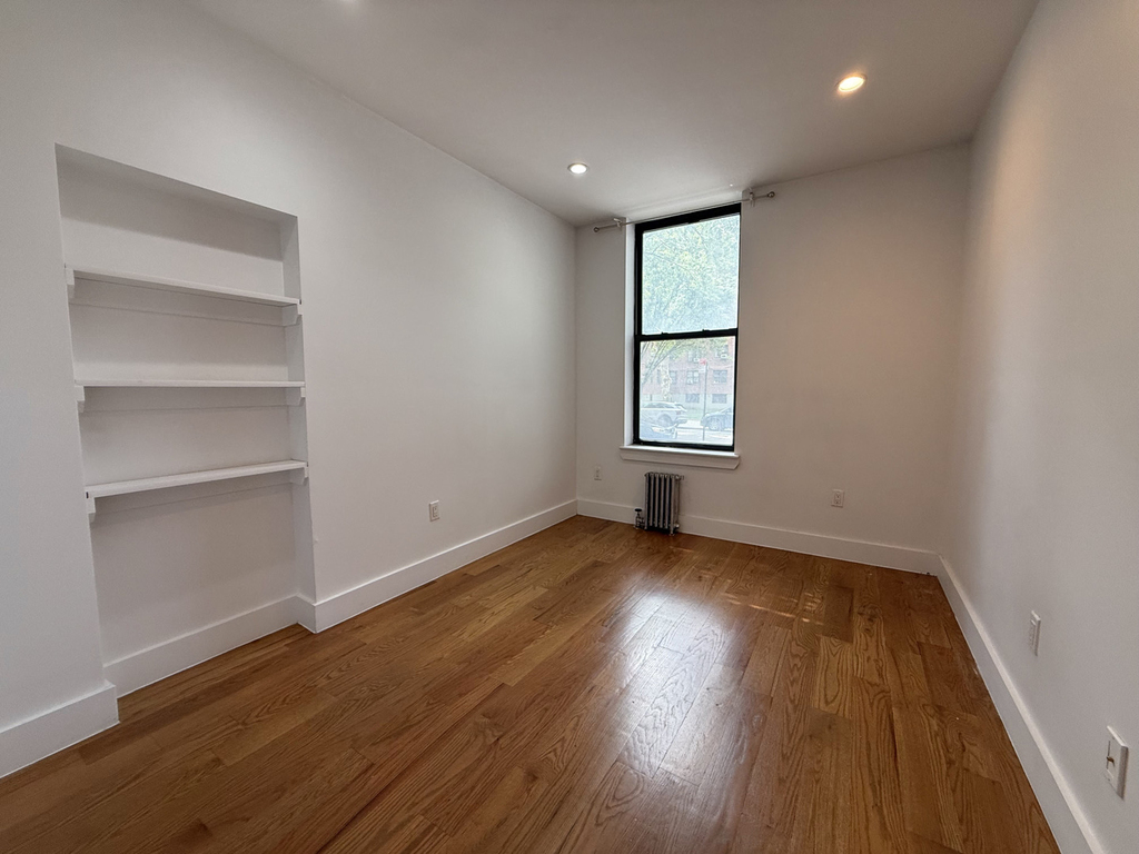 115 Carlton Avenue - Photo 4