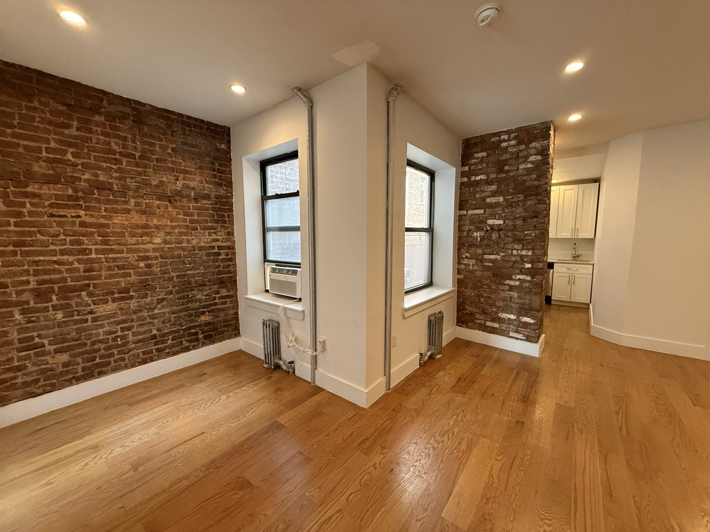 115 Carlton Avenue - Photo 2