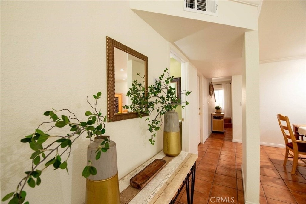 7310 Balboa Boulevard - Photo 3