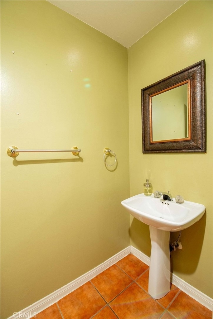 7310 Balboa Boulevard - Photo 21