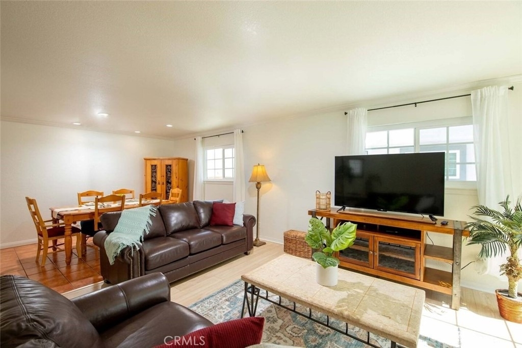 7310 Balboa Boulevard - Photo 5