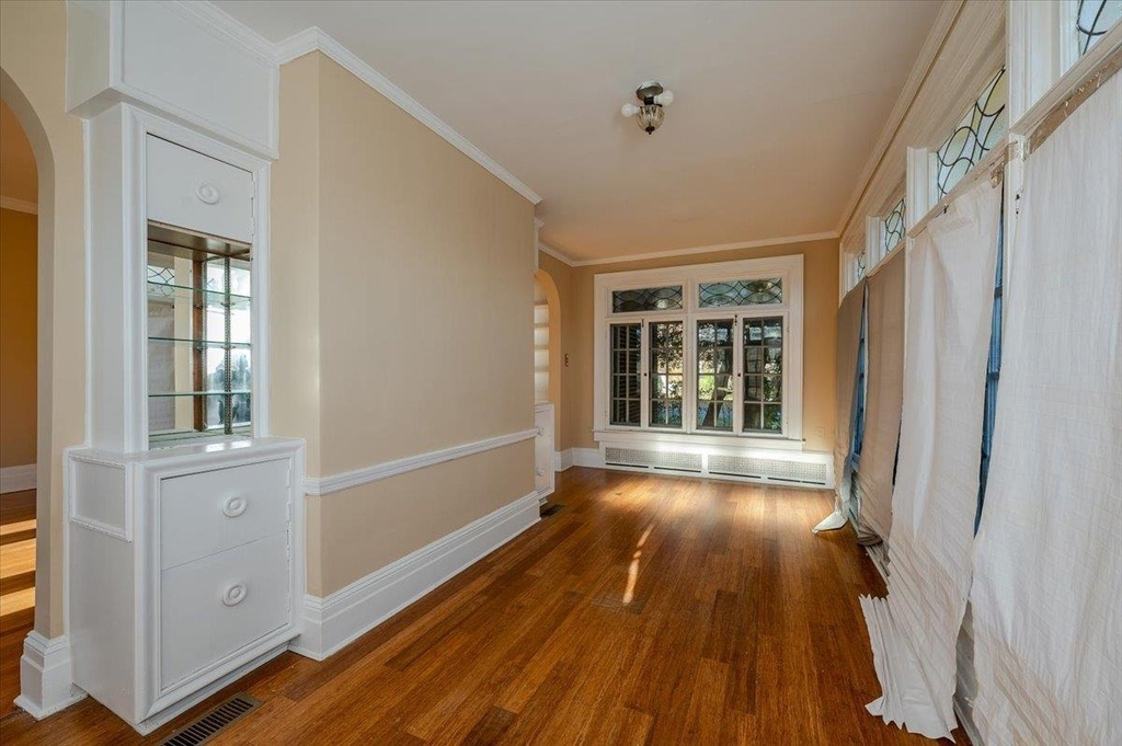 896 Central Avenue - Photo 5
