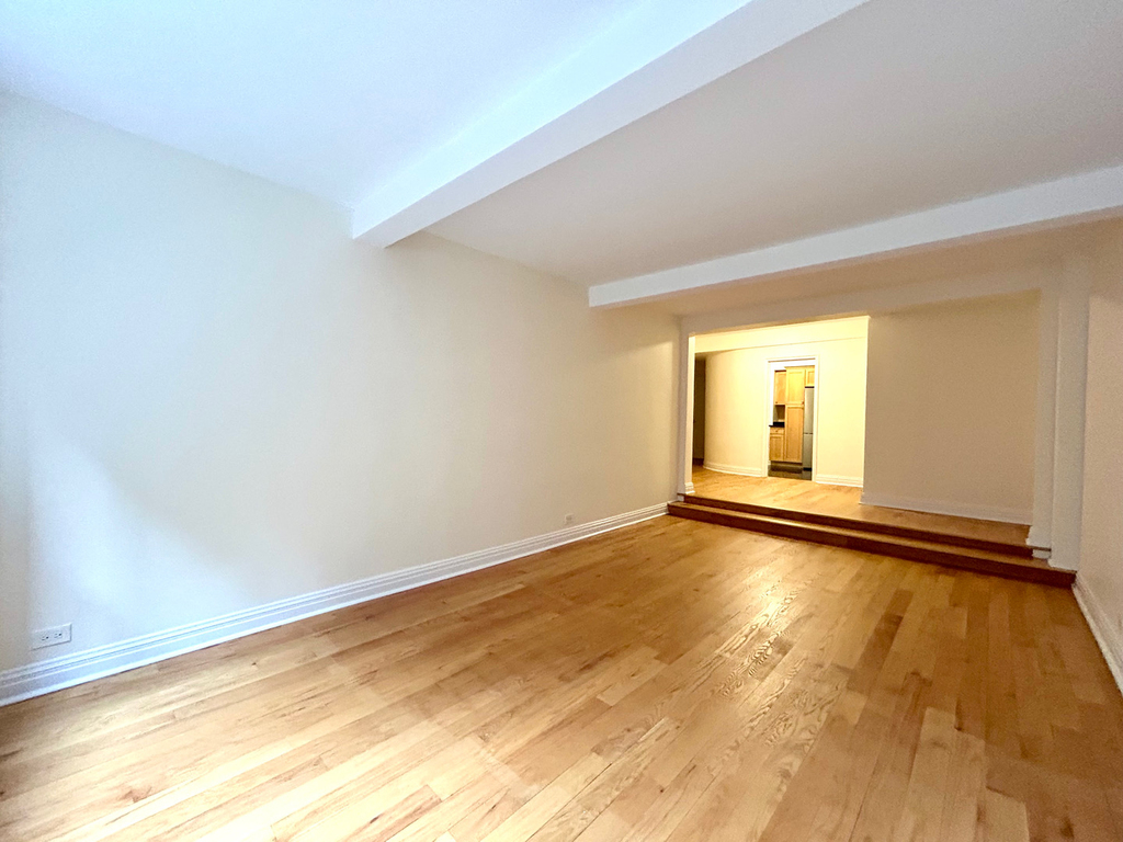56th & Lexington Ave - Photo 3