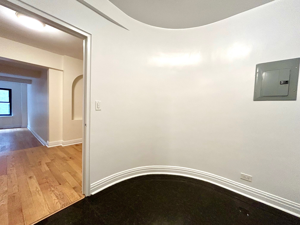56th & Lexington Ave - Photo 6