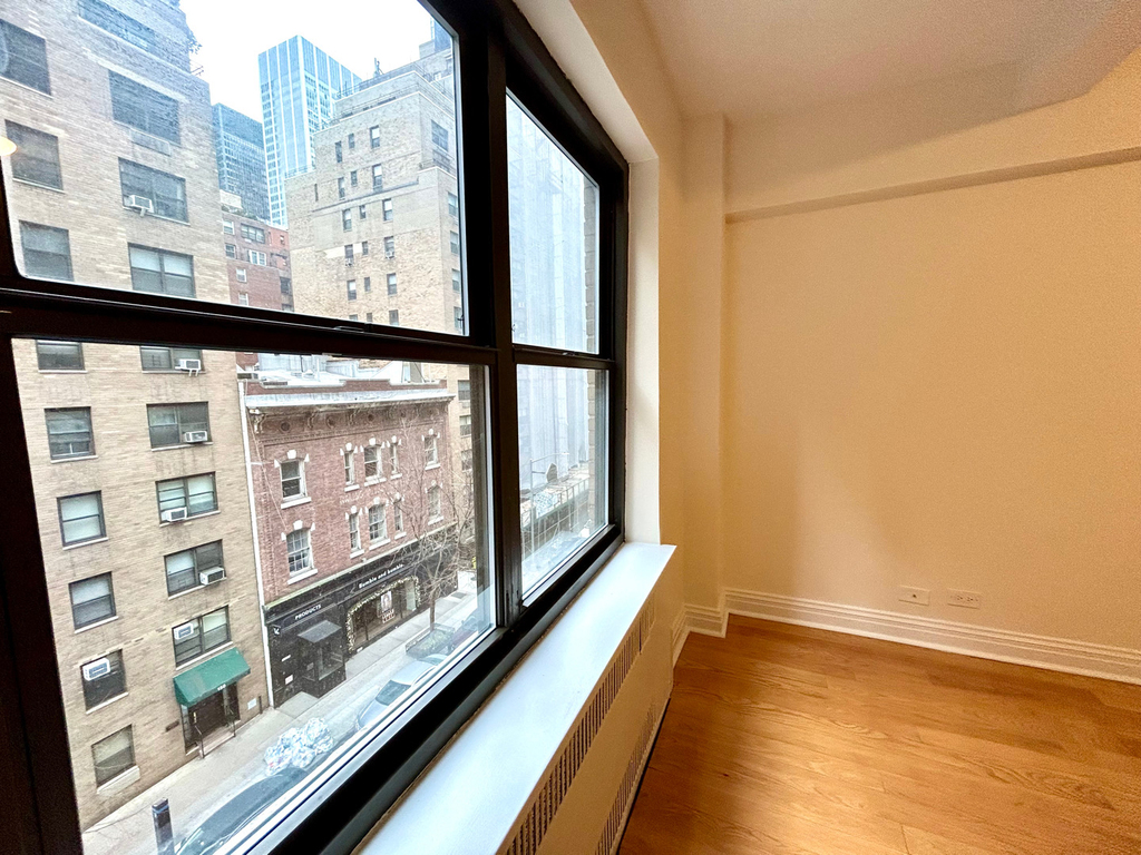 56th & Lexington Ave - Photo 10