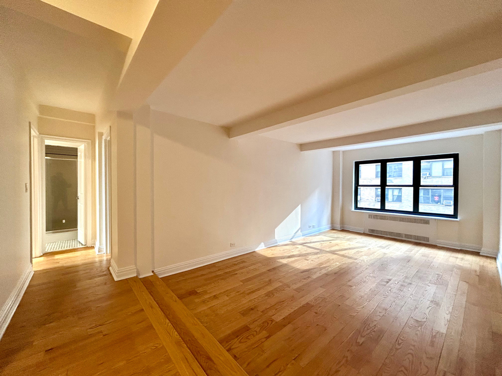 56th & Lexington Ave - Photo 0