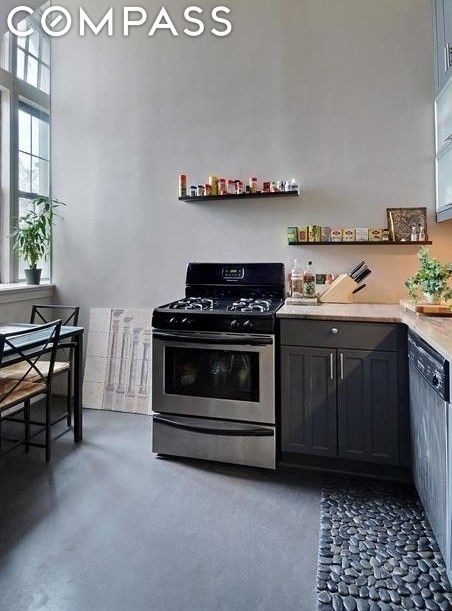 555 Washington Avenue - Photo 2