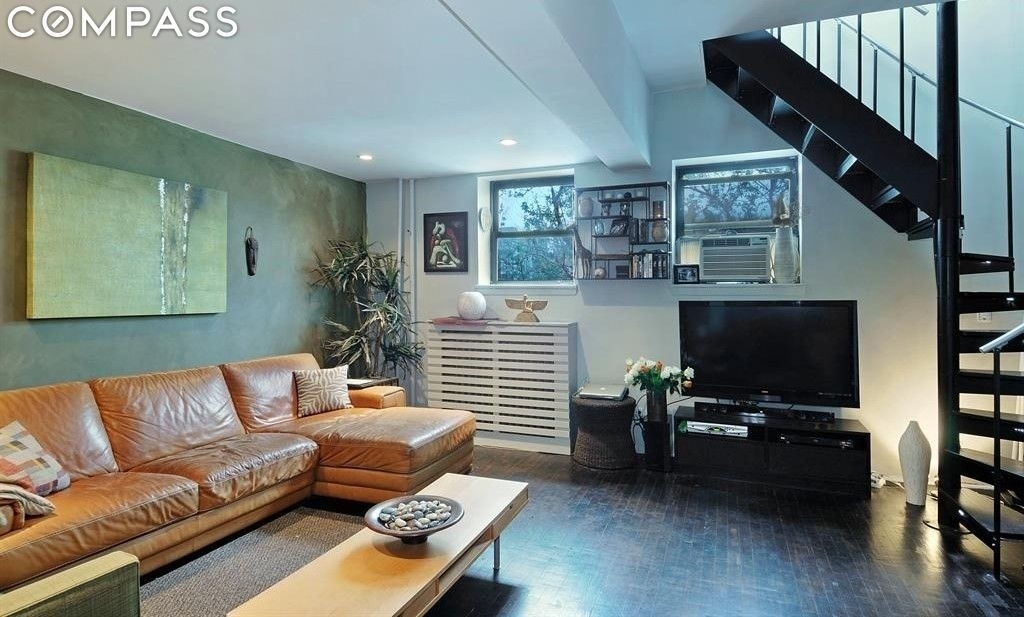 555 Washington Avenue - Photo 1