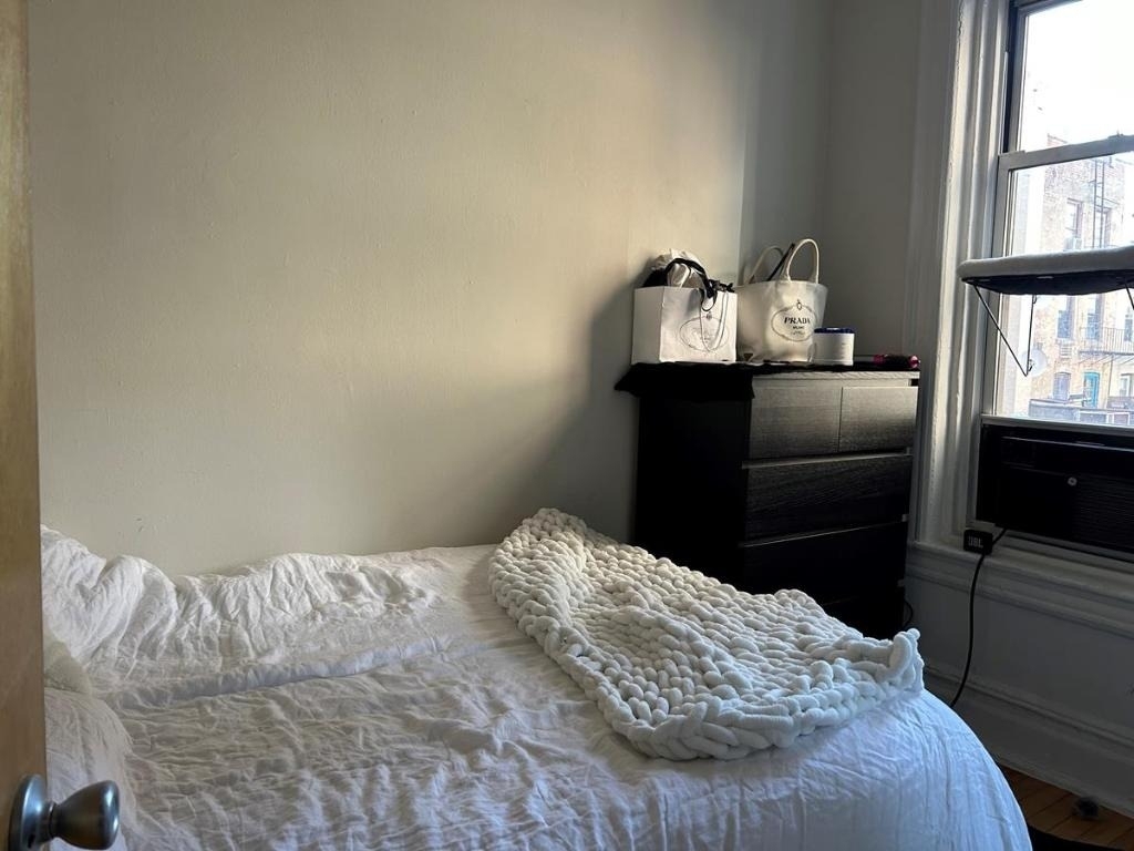346 E 20th Street - Photo 5