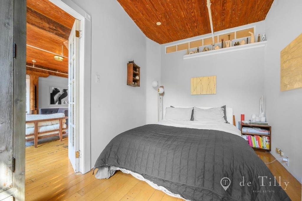 262 Mott Street - Photo 3