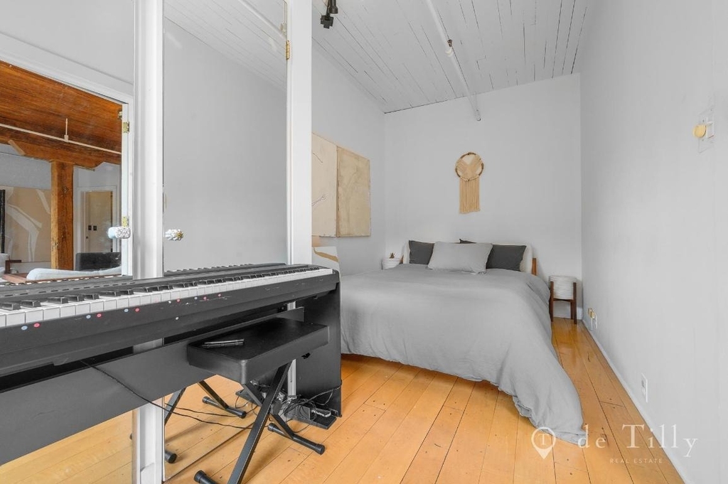 262 Mott Street - Photo 1