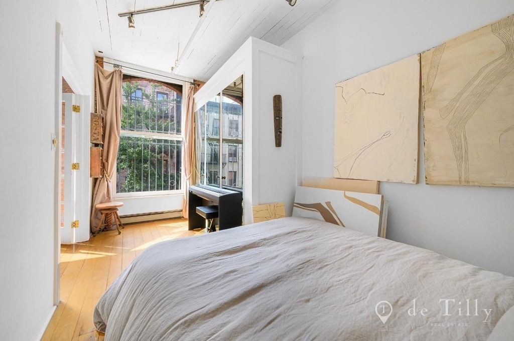 262 Mott Street - Photo 2