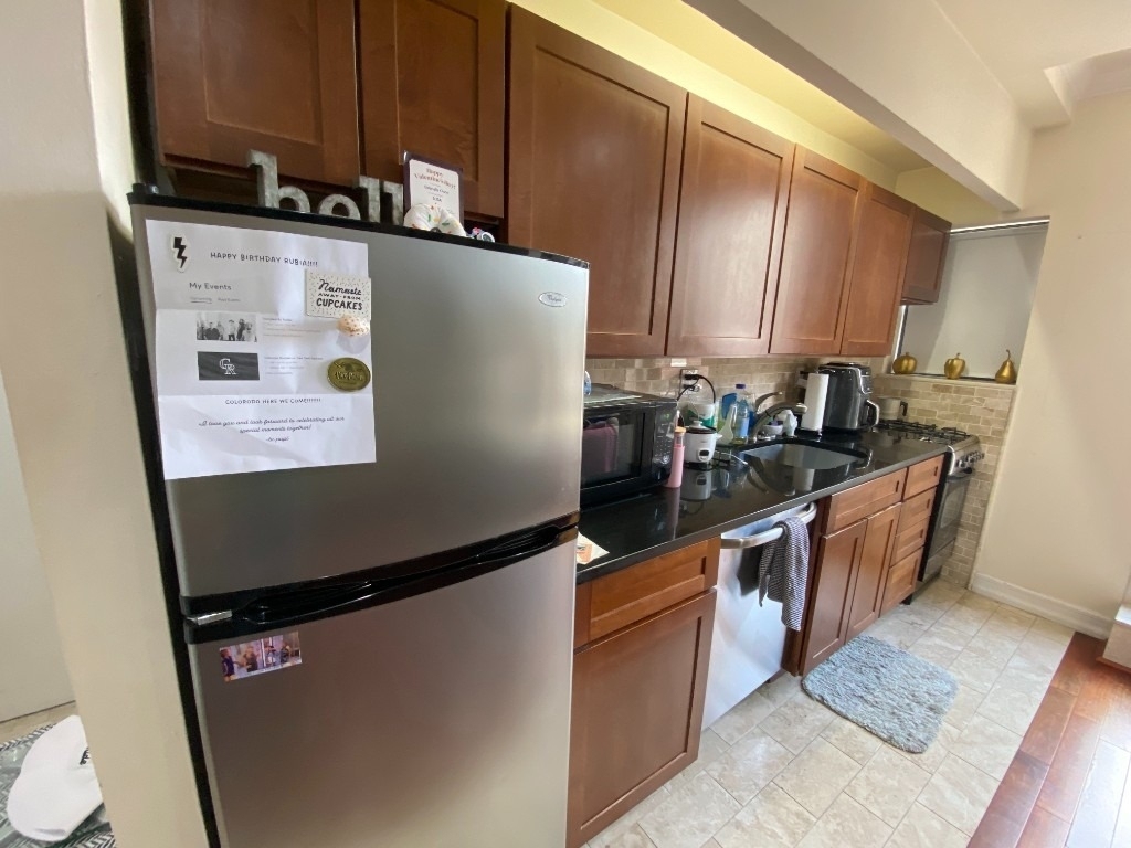 304 W 92nd Street - Photo 10