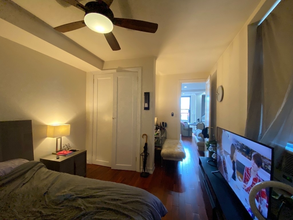 304 W 92nd Street - Photo 13
