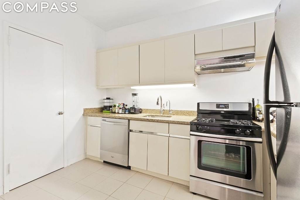 354 Broome Street - Photo 3