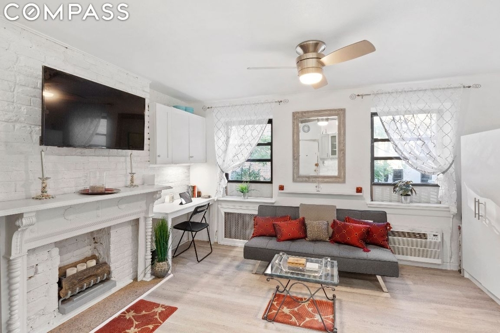 149 E 62nd Street - Photo 0