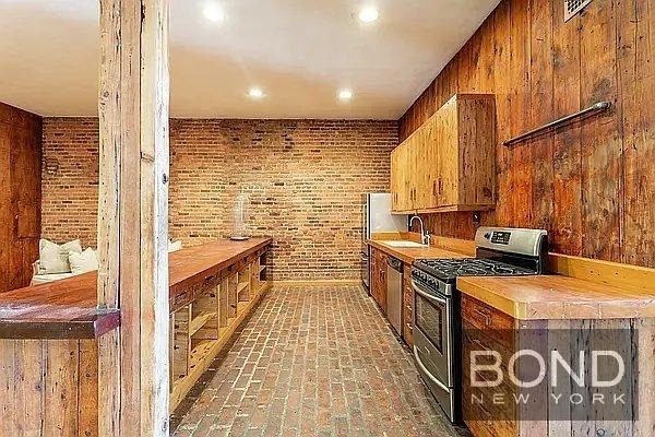 9 St Marks Place - Photo 14