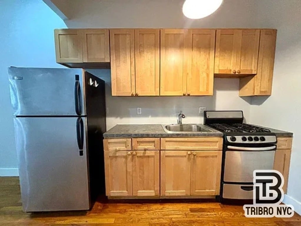 150 Grove Street - Photo 8