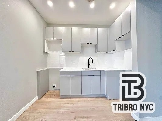 2819 Clarendon Road - Photo 2