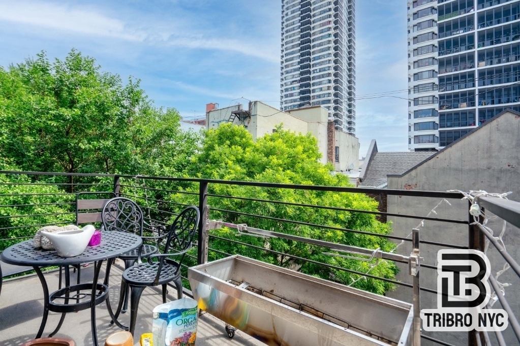 230 E 124th Street - Photo 1