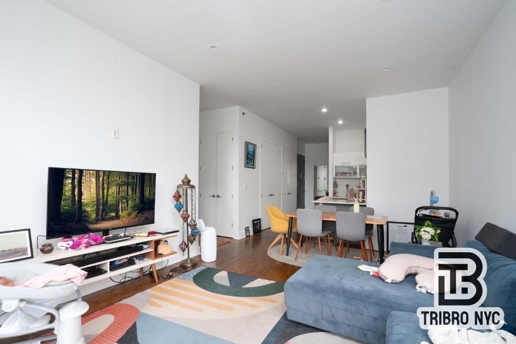 230 E 124th Street - Photo 2