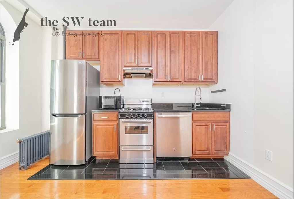 65 W 106th Street - Photo 3