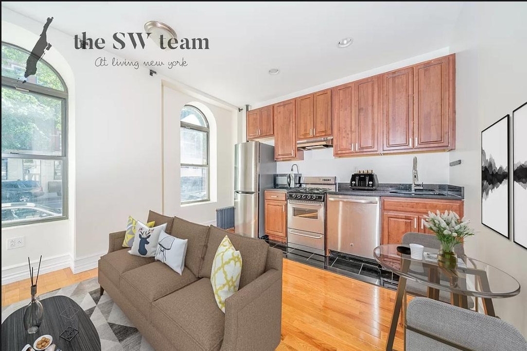 65 W 106th Street - Photo 0