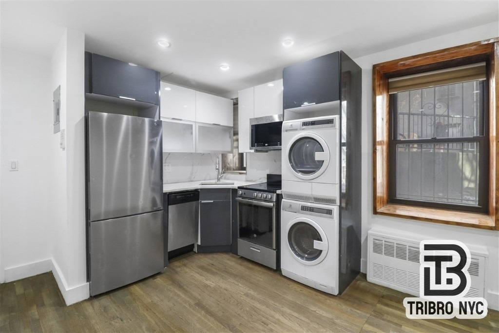 340 E 105th Street - Photo 7