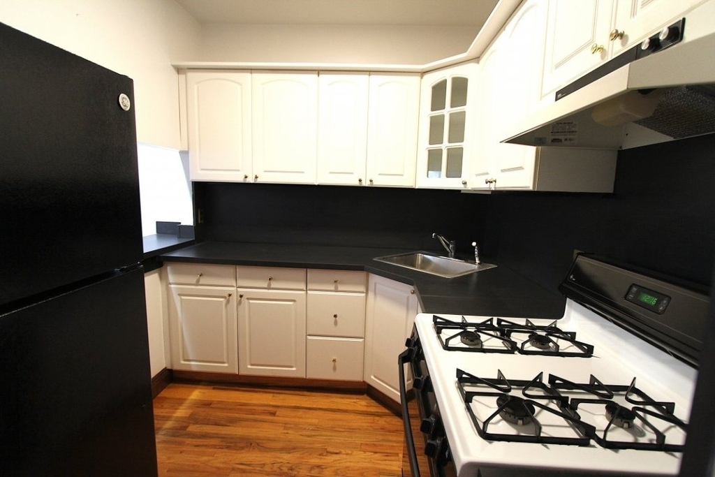 219 West 131st Street - Photo 4