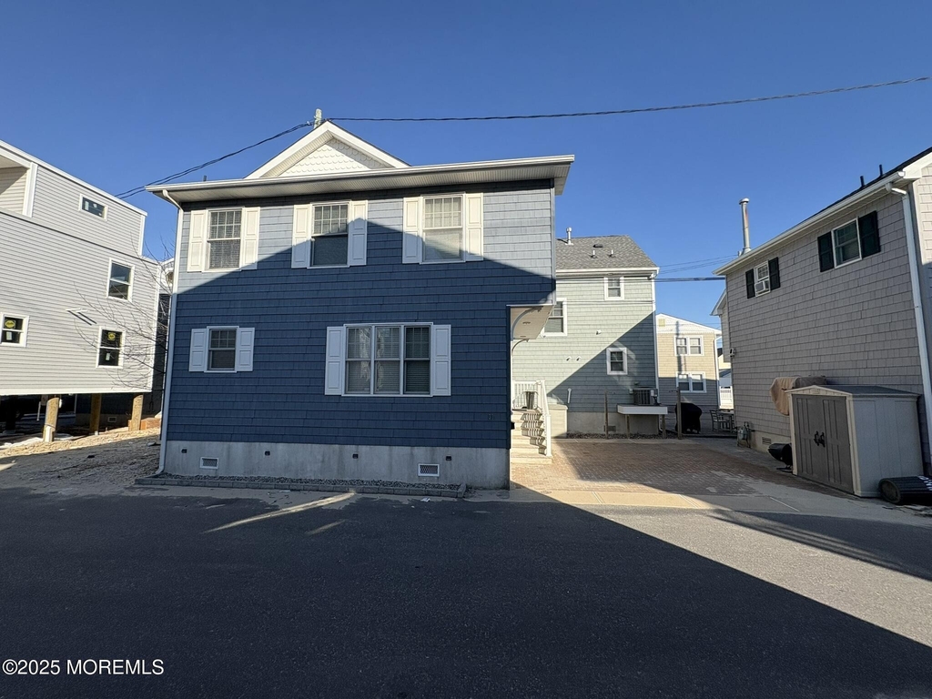 30 E Bay Way - Photo 2