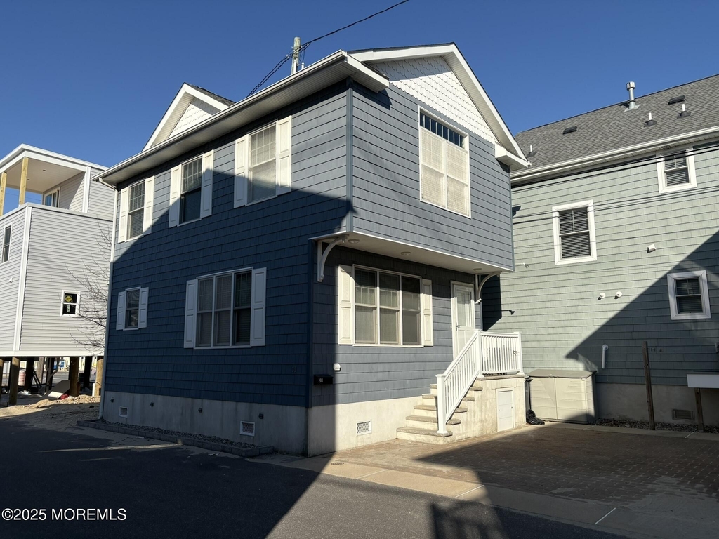 30 E Bay Way - Photo 1