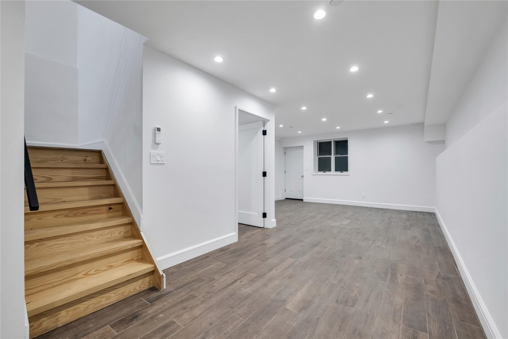 612 E 54th Street - Photo 15