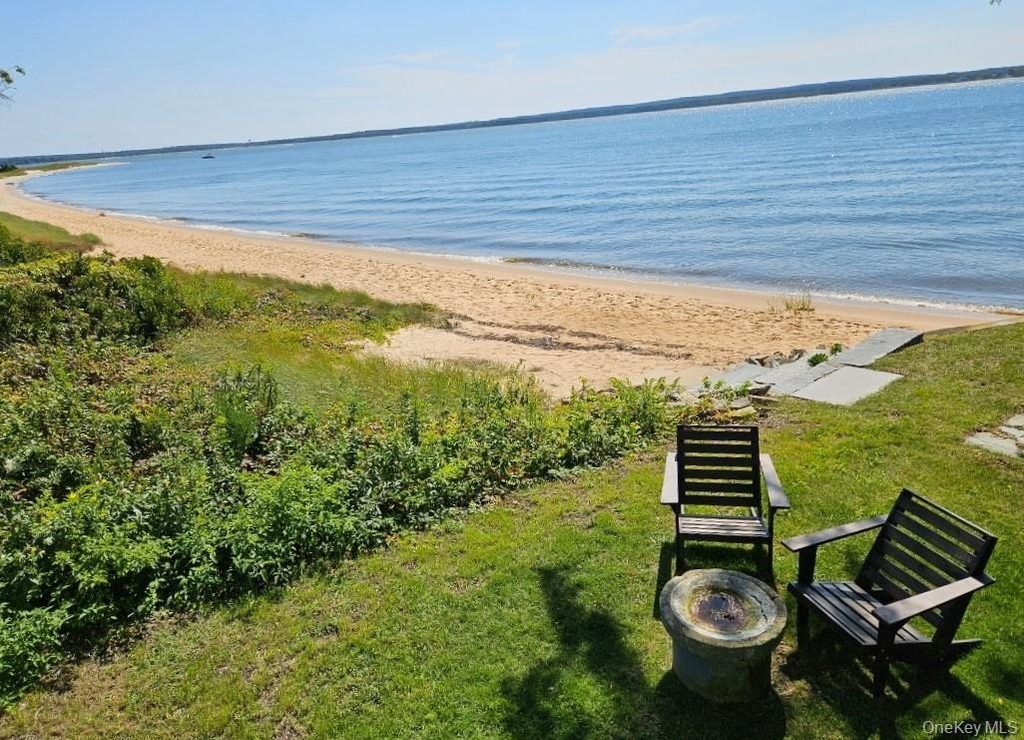 599 Peconic Bay Boulevard - Photo 40
